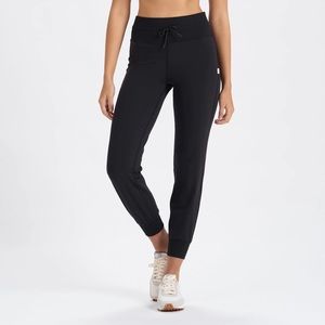 Vuori Daily Jogger (black)